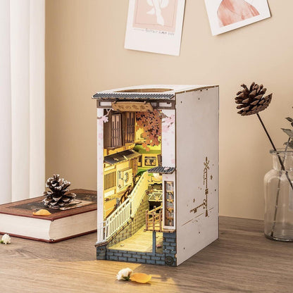 ROLIFE  Book Nook Sakura Densya